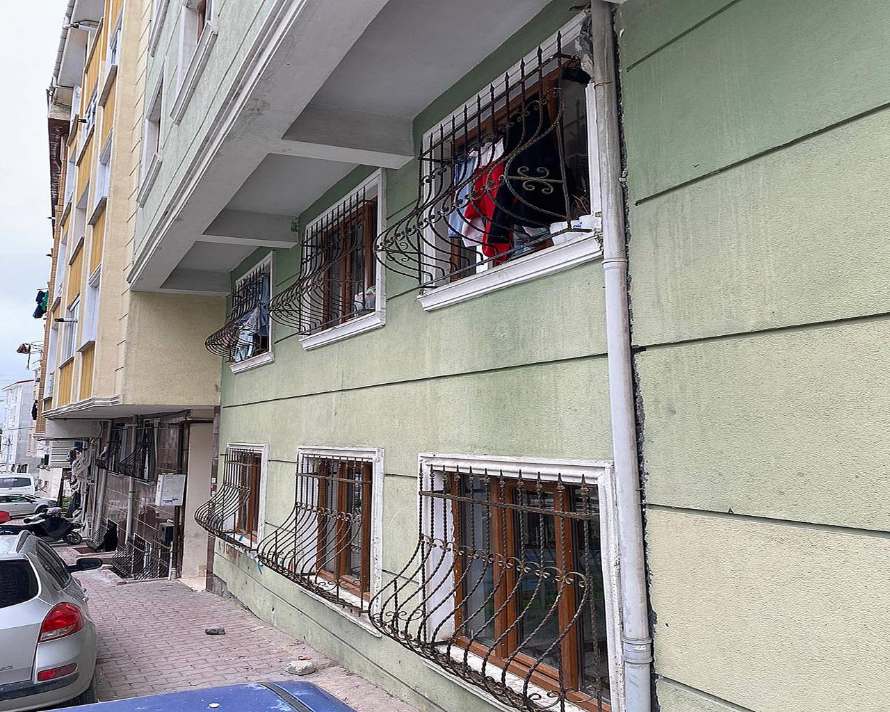 2+1 Apartment in Istanbul (ground floor) (1)