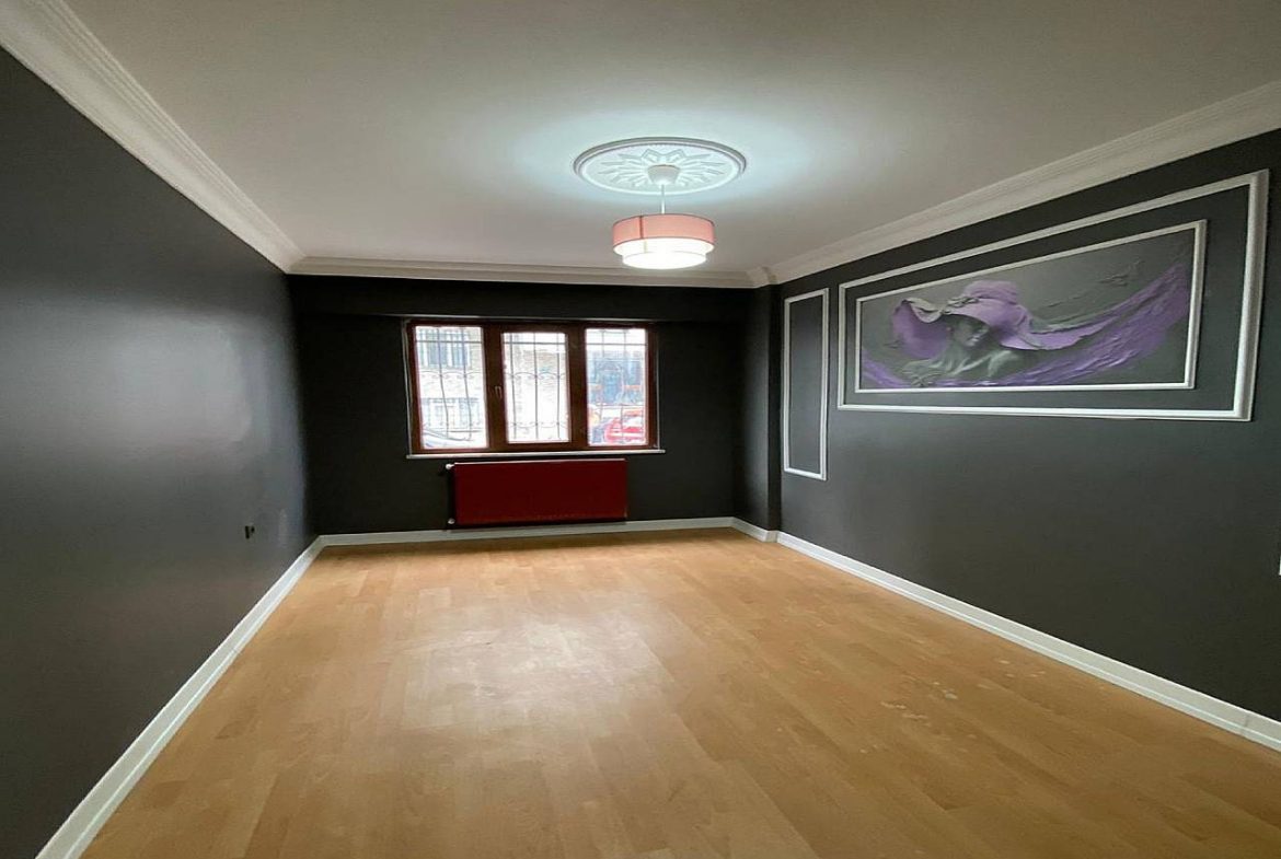 2+1 Apartment in Istanbul (ground floor) (1)