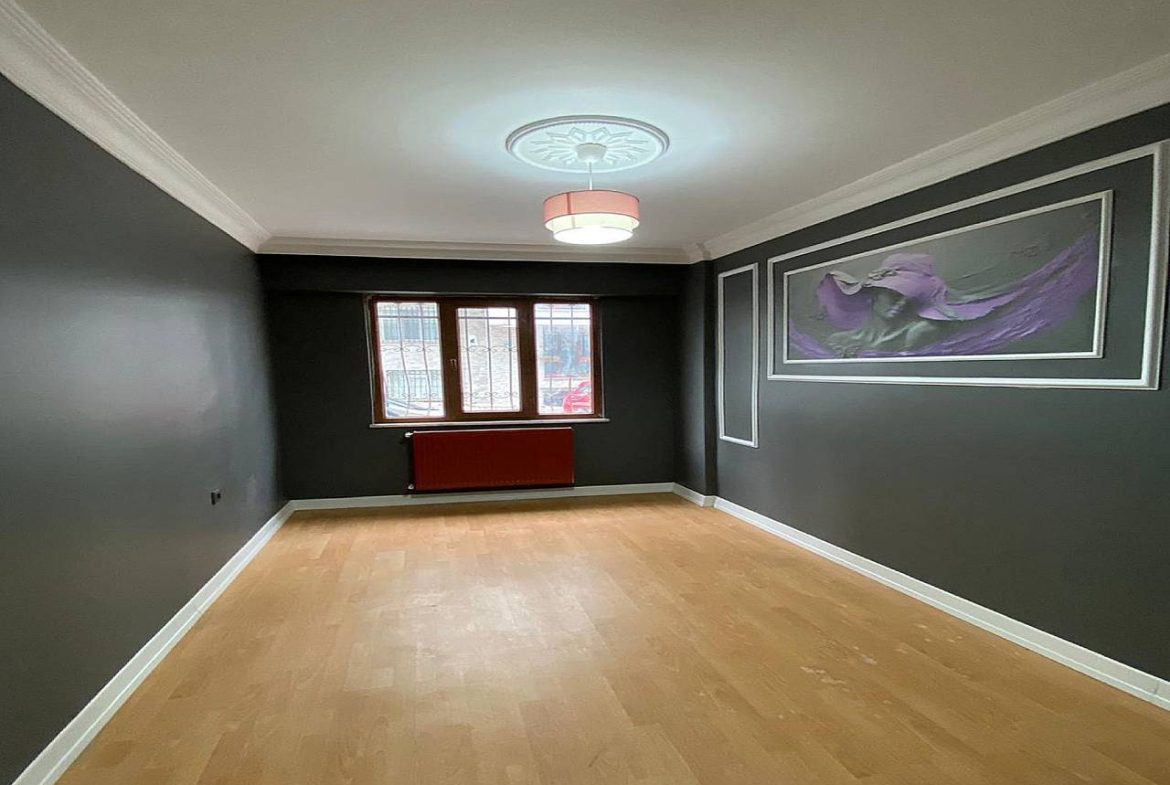2+1 Apartment in Istanbul (ground floor) (1)