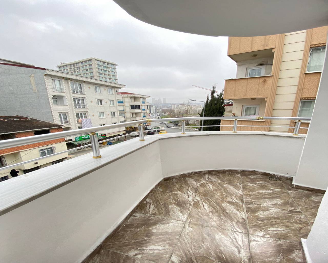 3+1 Apartment in Istanbul (double balcony)